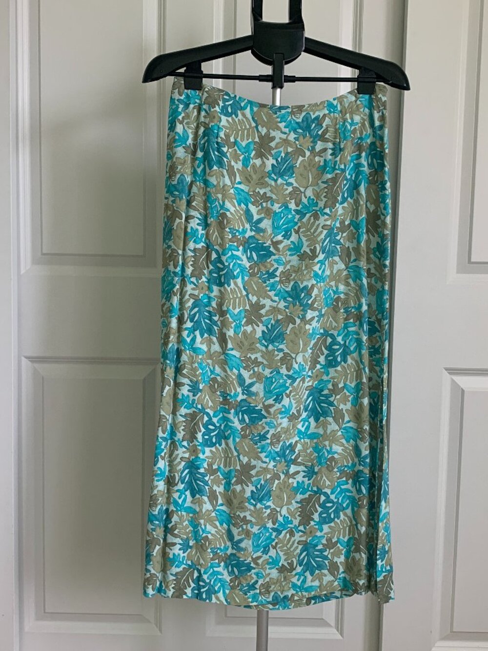 Sigrid Olsen Sport Women’s Sz 8 Skirt Green Blue Floral Rayon Maxi Long Slit